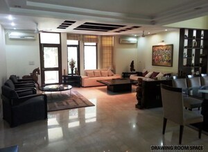 Living Room in 5 BHK Villa at Unitech Vista Villas, Sector 45 – for Rent