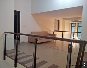 Staircase in 5 BHK Villa at Unitech Vista Villas, Sector 45 – for Rent