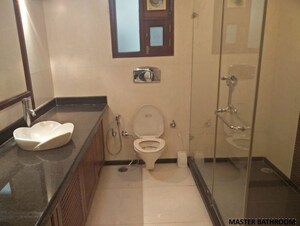 Bathroom in 5 BHK Villa at Unitech Vista Villas, Sector 45 – for Rent