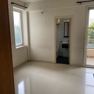 Room in 4 BHK Apartment at Tulip Violet, Sector 69 – for Rent