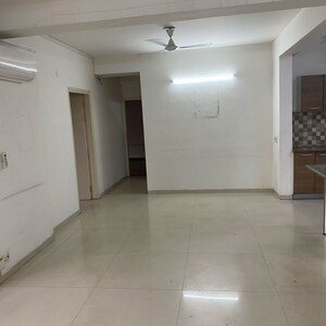 Room in 4 BHK Apartment at Tulip Violet, Sector 69 – for Rent