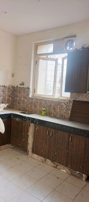 Kitchen in 3 BHK Builder Floor at Sector 57 – for Sale