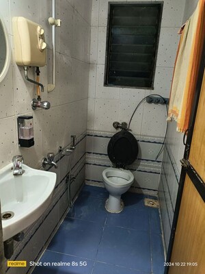 Team Area in 1 BHK Apartment at Ashok Nagar Complex, Andheri East – for Rent