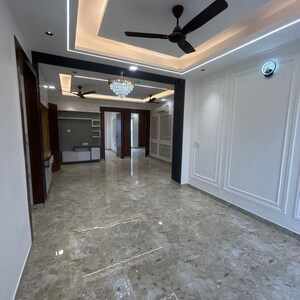 Room in 3 BHK Apartment at Vipul World Floors, Sector 48 – for Rent