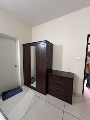 Room in 3.5 BHK Apartment at Prestige Lakeside Habitat, Varthur – for Rent