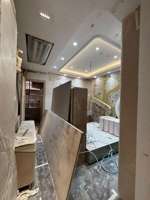 Team Area in 4 BHK Builder Floor at Rohini Sector 11 – for Sale