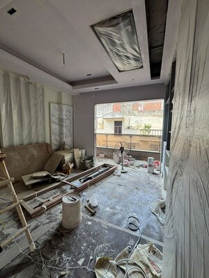 Parking in 4 BHK Builder Floor at Rohini Sector 11 – for Sale
