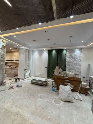 Team Area in 4 BHK Builder Floor at Rohini Sector 11 – for Sale