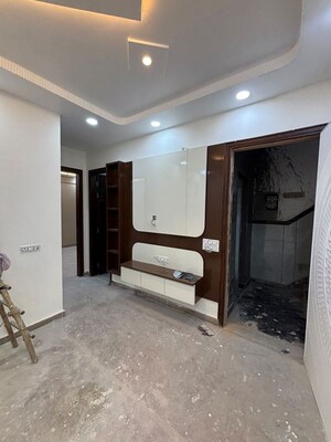 Room in 3 BHK Builder Floor at Rohini Sector 11 – for Sale