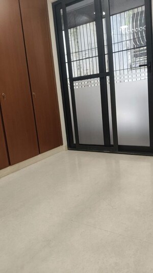 Room in 4 BHK Builder Floor at Hauz Khas – for Rent