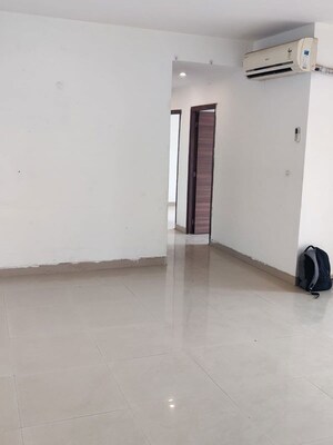 Room in 3 BHK Apartment at Emaar Digi Homes, Sector 62 – for Sale