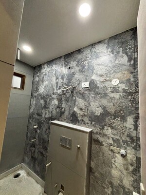 Furnished Amenities in 3 BHK Builder Floor at Rohini Sector 16 – for Sale