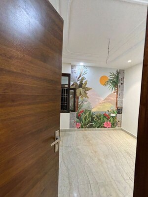 Room in 3 BHK Builder Floor at Rohini Sector 16 – for Sale
