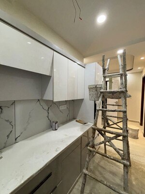 Team Area in 3 BHK Builder Floor at Rohini Sector 16 – for Sale