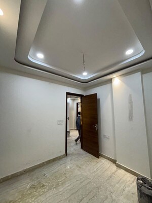 Room in 3 BHK Builder Floor at Rohini Sector 16 – for Sale