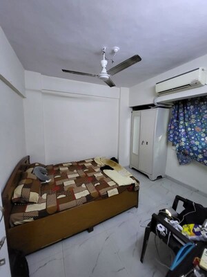 Team Area in 1 BHK Apartment at Green Field B CHS LTD, Andheri East – for Rent