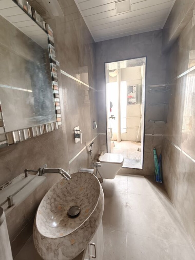 Bathroom, dheeraj-valley 3 Bedroom 1650 Sq.Ft. Apartment In Goregaon East Mumbai 10765856
