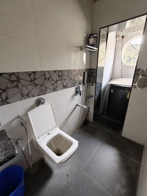 Team Area in 3 BHK Apartment at Dheeraj Valley, Goregaon East – for Rent
