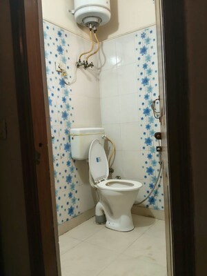 Bathroom in 2 BHK Builder Floor at Vaishali Sector 5 – for Rent