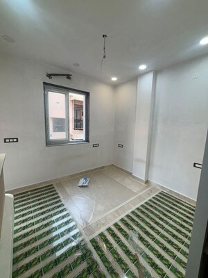 Room in 4 BHK Builder Floor at Rohini Sector 16 – for Sale