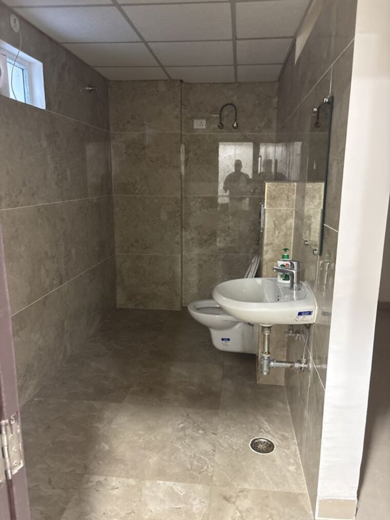 Attached Bathroom, ratan khand 5 Bedroom 2535 Sq.Ft. Apartment In Ratan Khand Lucknow 10765889