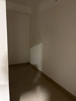 Furnished Amenities in 5 BHK Apartment at Ratan Khand – for Sale
