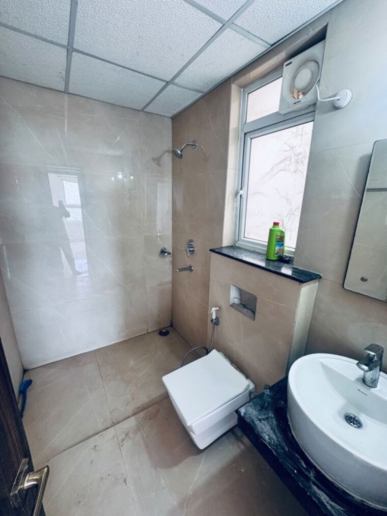 Bathroom, rishita-manhattan 2 Bedroom 1099 Sq.Ft. Apartment In Gomti Nagar Lucknow 10765881