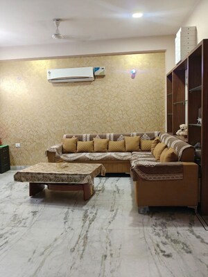 2 BHK Builder Floor For Rent in South City 1