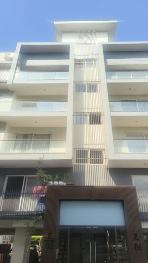 Kitchen in 3.5 BHK Builder Floor at M3M Soulitude, Sector 89 – for Sale