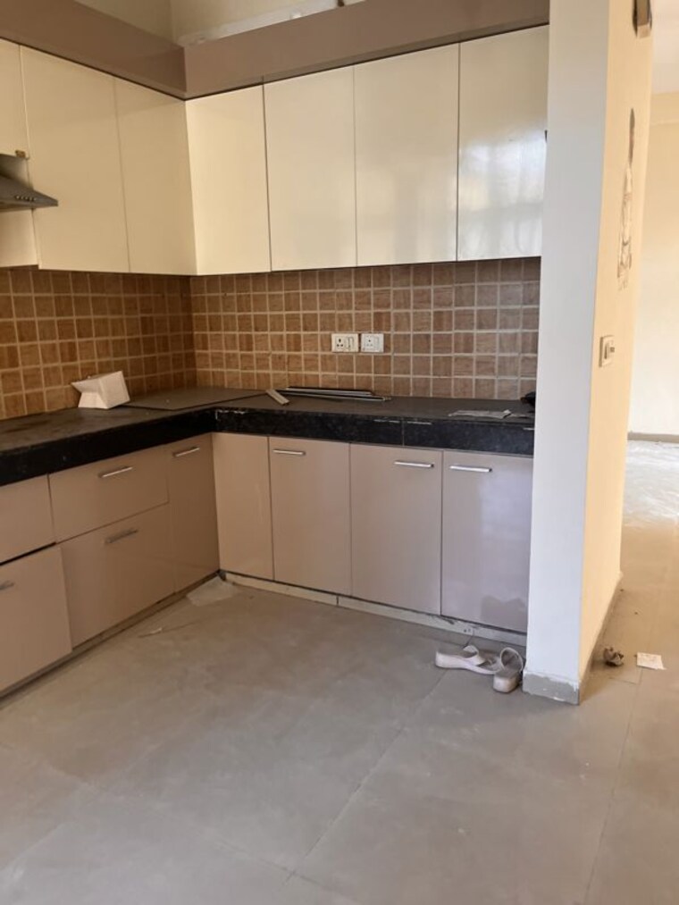 Kitchen, mahagun-my-woods 3 Bedroom 1545 Sq.Ft. Apartment In Sector 16c Greater Noida Greater Noida 10765911