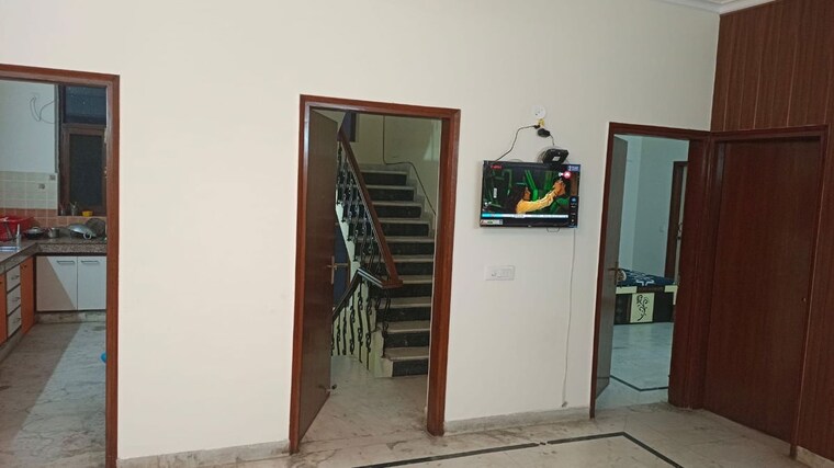 undefined, sector 31 4 Bedroom 250 Sq.Yd. Builder Floor In Sector 31 Gurgaon 10765910