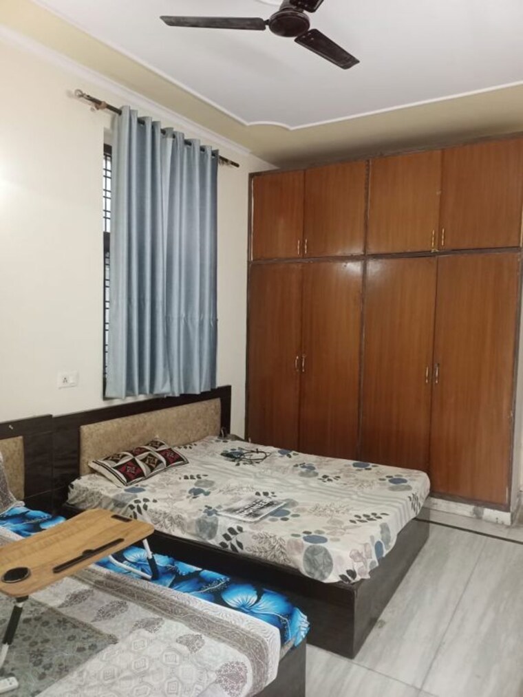 Bedroom, sector 31 4 Bedroom 250 Sq.Yd. Builder Floor In Sector 31 Gurgaon 10765910