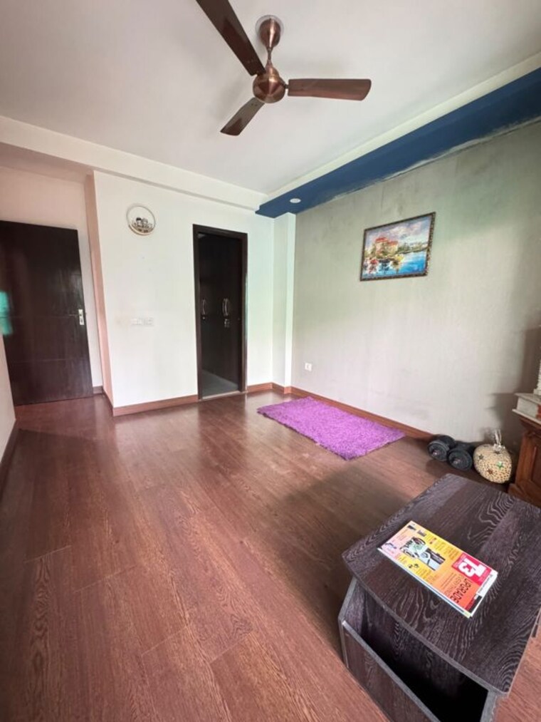 Bedroom, sector 45 3 Bedroom 250 Sq.Yd. Builder Floor In Sector 45 Gurgaon 10765917