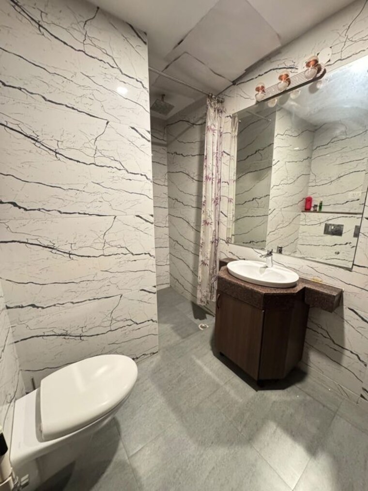 Bathroom, sector 45 3 Bedroom 250 Sq.Yd. Builder Floor In Sector 45 Gurgaon 10765917