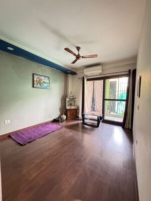 Room in 3 BHK Builder Floor at Sector 45 – for Rent