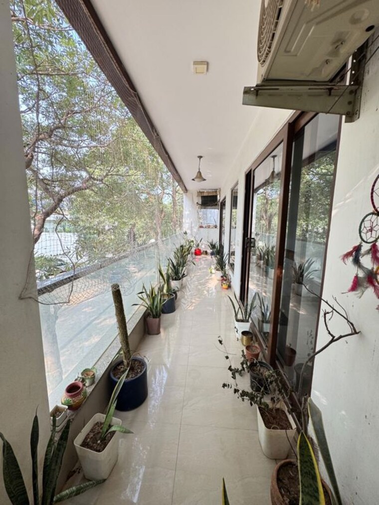 Balcony, sector 45 3 Bedroom 250 Sq.Yd. Builder Floor In Sector 45 Gurgaon 10765917