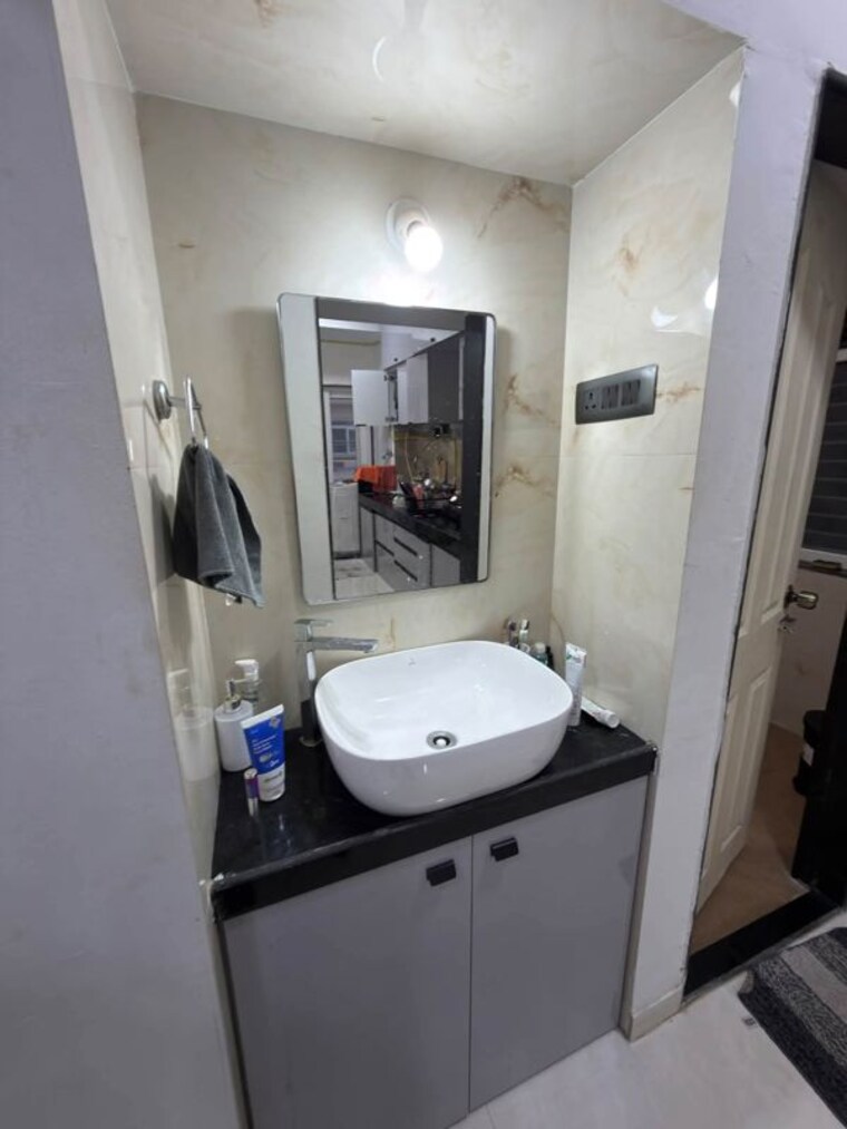 Bathroom, krishna-apartments-andheri-west 2 Bedroom 850 Sq.Ft. Apartment In Andheri West Mumbai 10765915