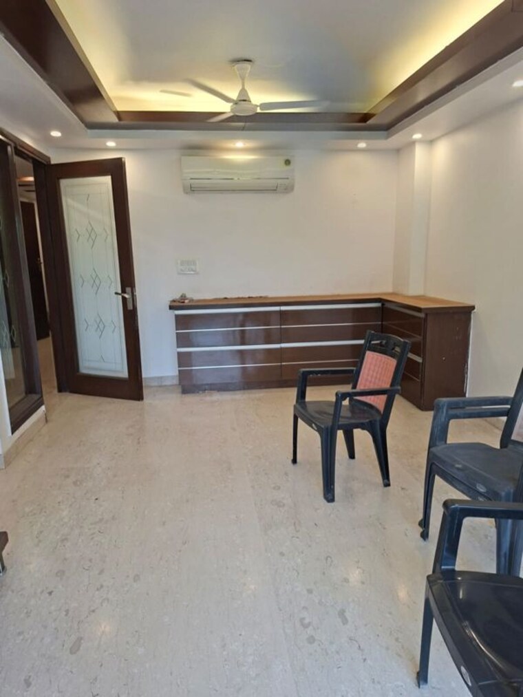Kitchen, safdarjung enclave 3 Bedroom 1800 Sq.Ft. Builder Floor In Safdarjung Enclave Delhi 10765922