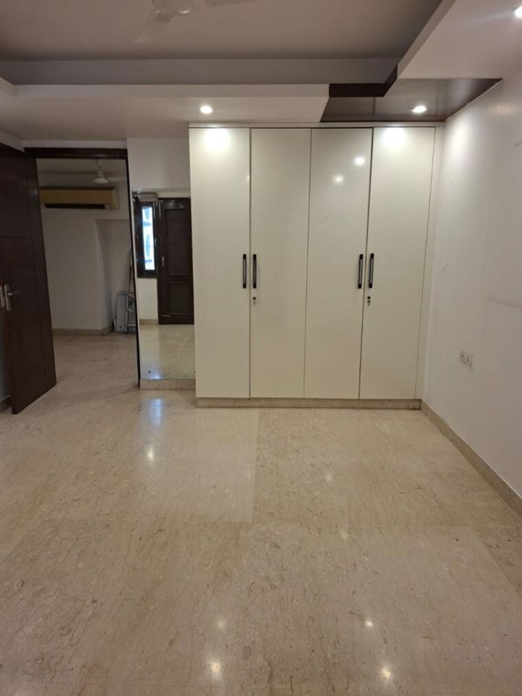 Room, safdarjung enclave 3 Bedroom 1800 Sq.Ft. Builder Floor In Safdarjung Enclave Delhi 10765922