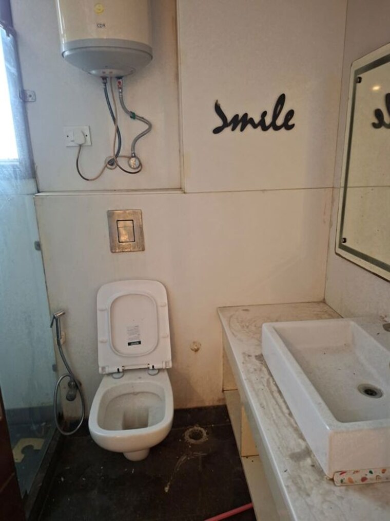 Bathroom, safdarjung enclave 3 Bedroom 1800 Sq.Ft. Builder Floor In Safdarjung Enclave Delhi 10765922