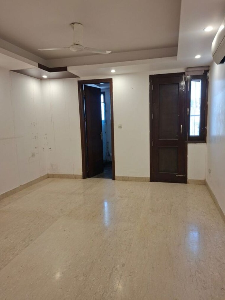 Room, safdarjung enclave 3 Bedroom 1800 Sq.Ft. Builder Floor In Safdarjung Enclave Delhi 10765922