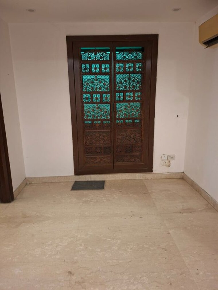 Room, safdarjung enclave 3 Bedroom 1800 Sq.Ft. Builder Floor In Safdarjung Enclave Delhi 10765922
