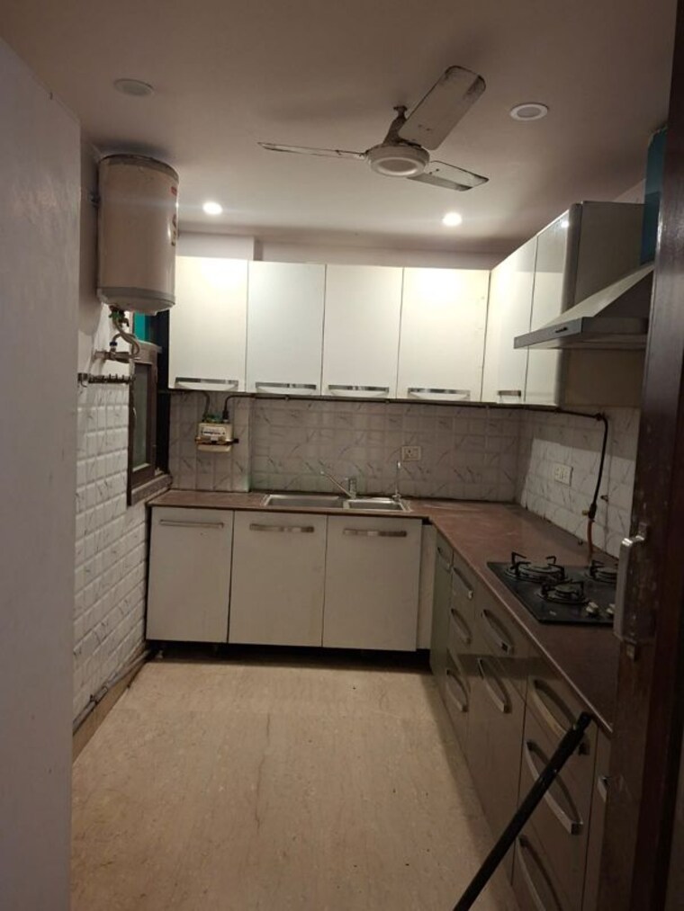 Kitchen, safdarjung enclave 3 Bedroom 1800 Sq.Ft. Builder Floor In Safdarjung Enclave Delhi 10765922