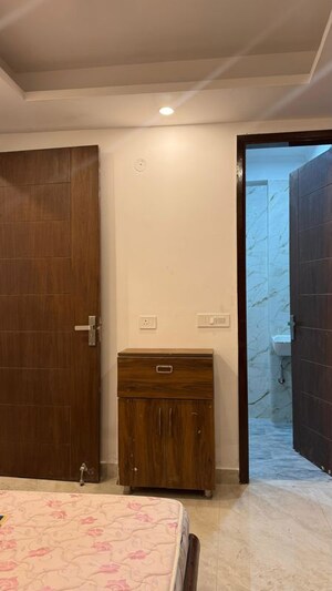 Furnished Amenities in 2 BHK Builder Floor at Neb Sarai – for Rent