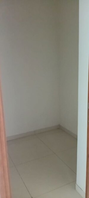 Room in 3.5 BHK Apartment at Godrej Nest, Sector 150 – for Rent