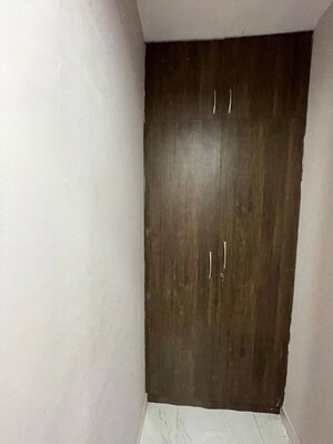 Building Lobby in 1 RK Builder Floor at Krishna Homes Gurgaon, Sector 14 – for Rent