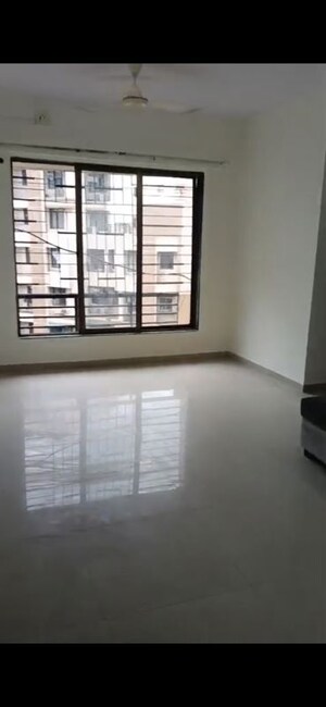 Room in 1 BHK Apartment at Green Square, Kasarvadavali – for Rent