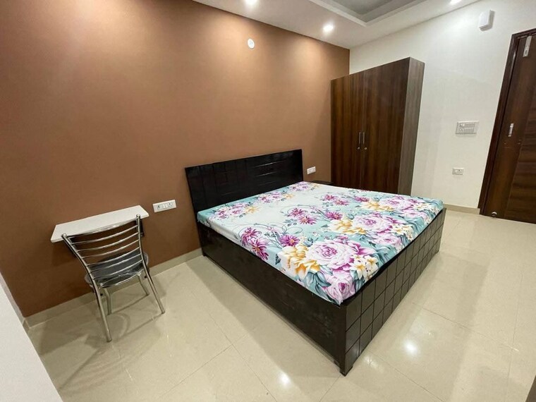 Bedroom, krishna-homes-gurgaon 1 RK 400 Sq.Ft. Builder Floor In Sector 14 Gurgaon 10765954