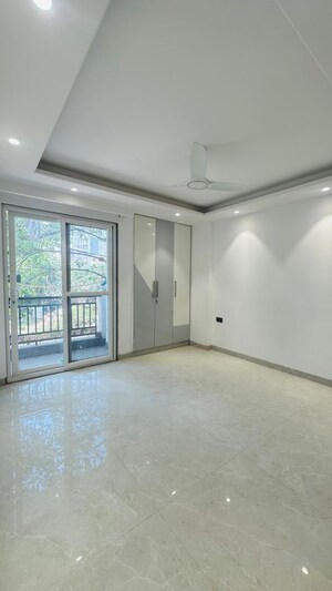 Room in 2 BHK Builder Floor at Neb Sarai – for Rent