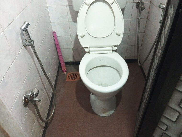 Bathroom, puraniks-kanchanpushp-complex 2 Bedroom 650 Sq.Ft. Apartment In Kavesar Thane 10765973